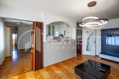 Trg 14. oktobra | 4zida.rs