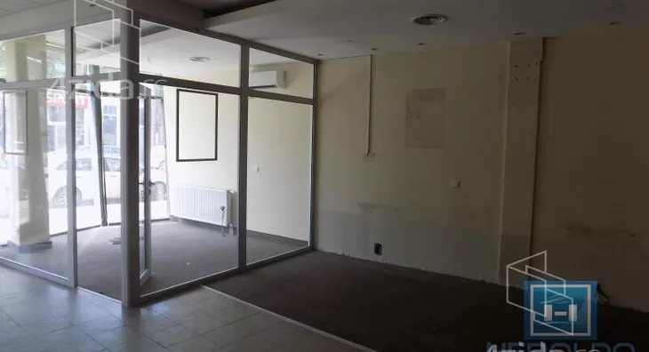 Poslovna zgrada | 4zida