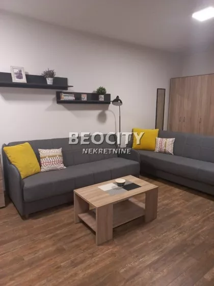 Bose Milićević | 4zida.rs