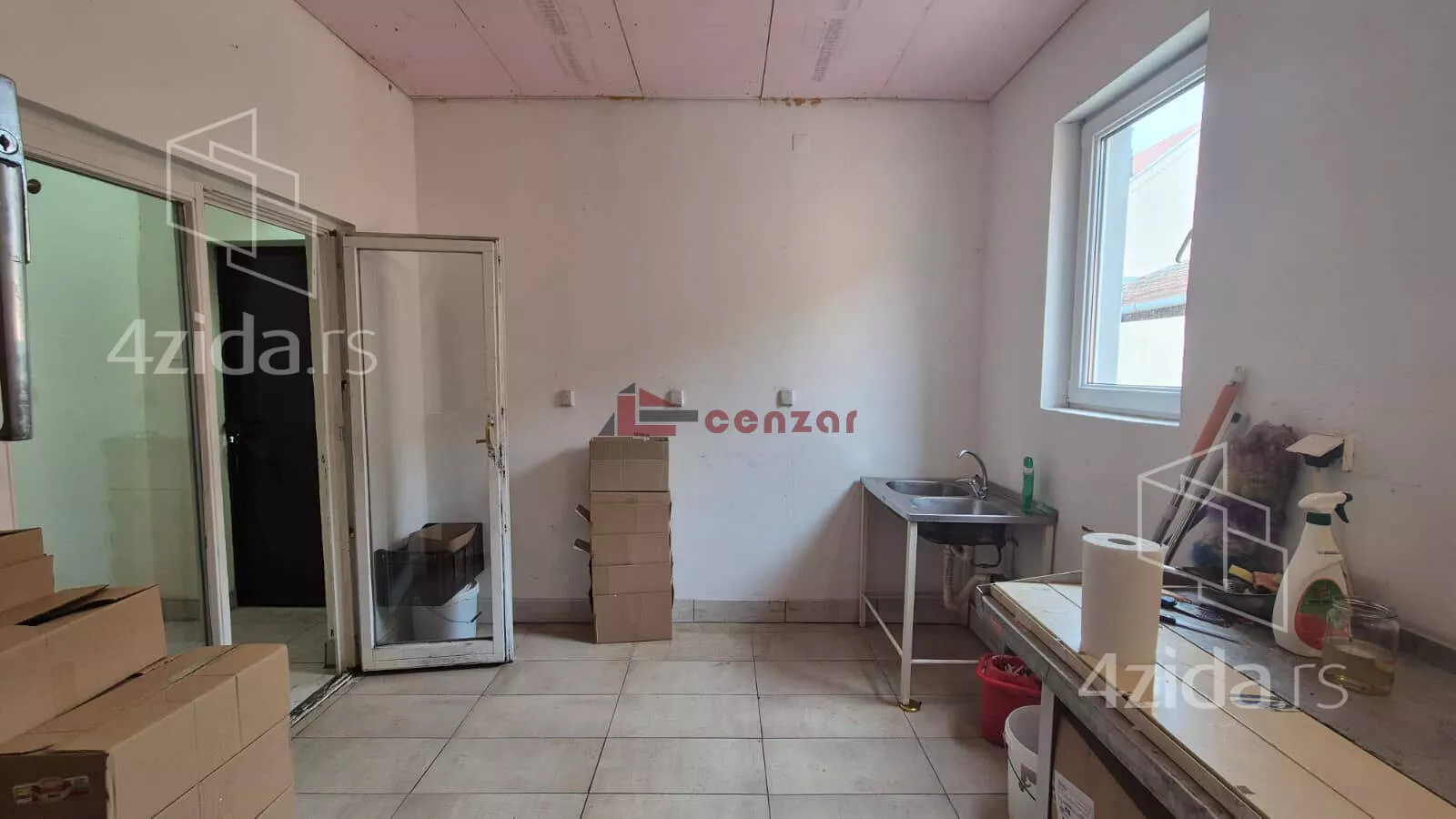 Poslovna zgrada | 4zida