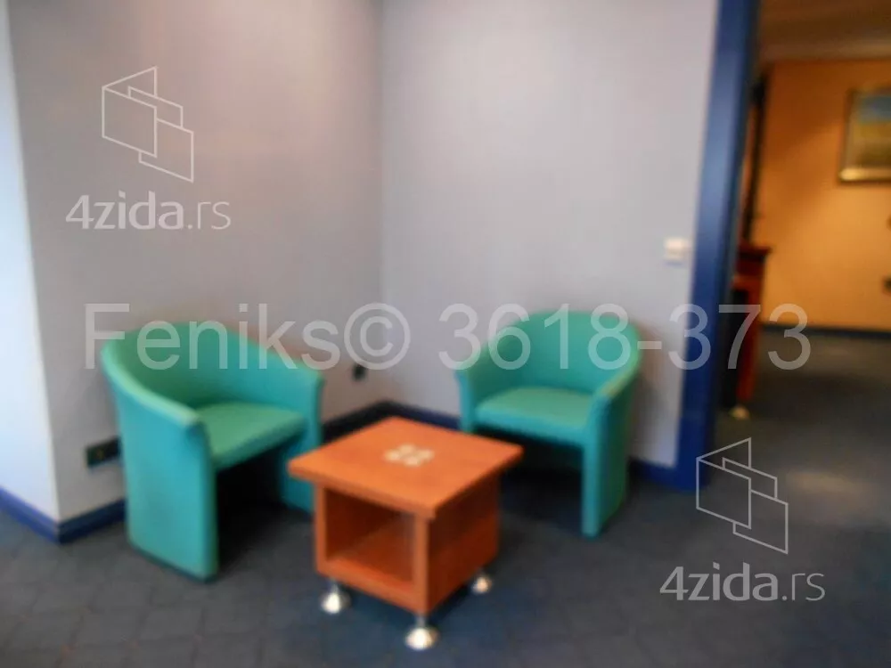 Poslovna zgrada | 4zida