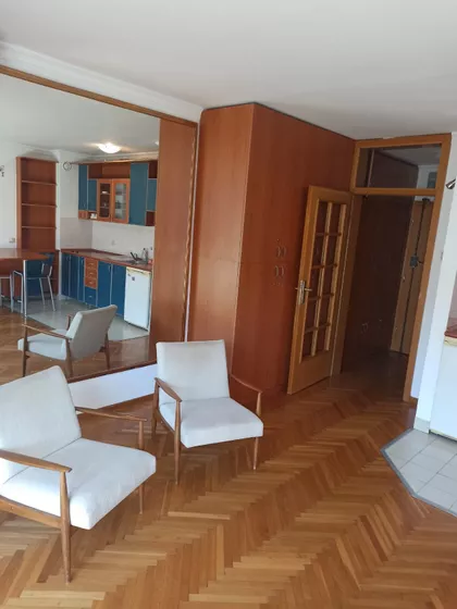 Petra Lekovića 36 | 4zida.rs