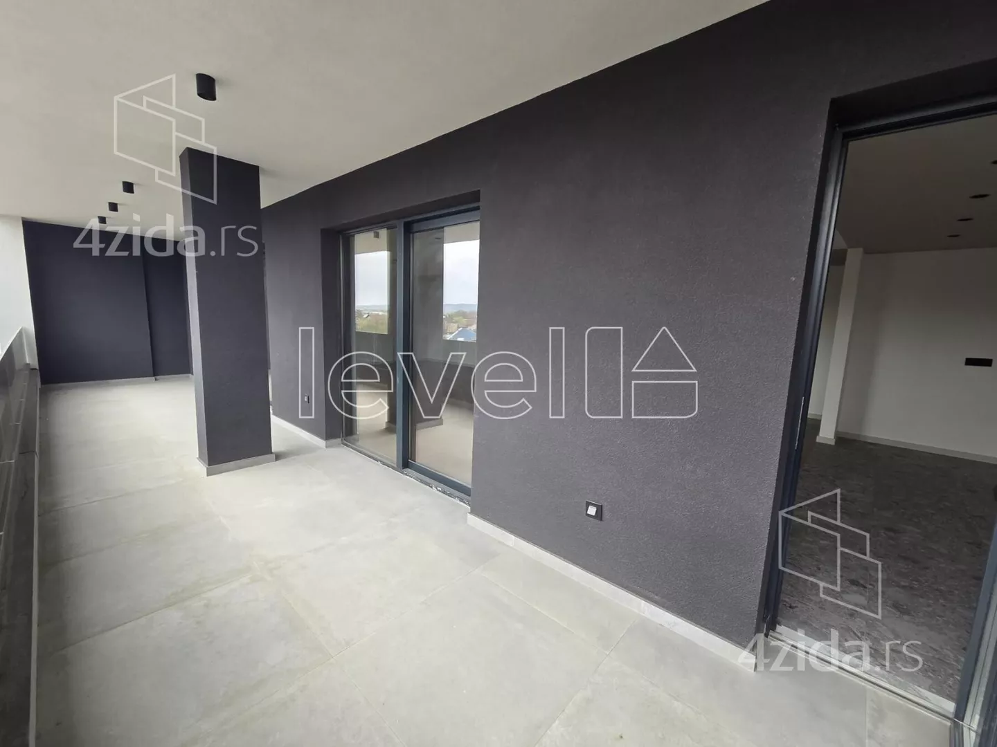 Petosoban stan | 4zida