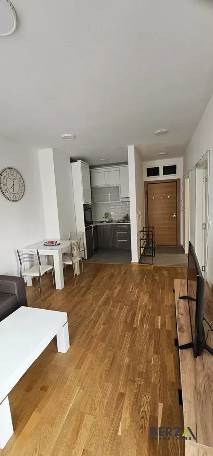 Cara Dušana | 4zida.rs