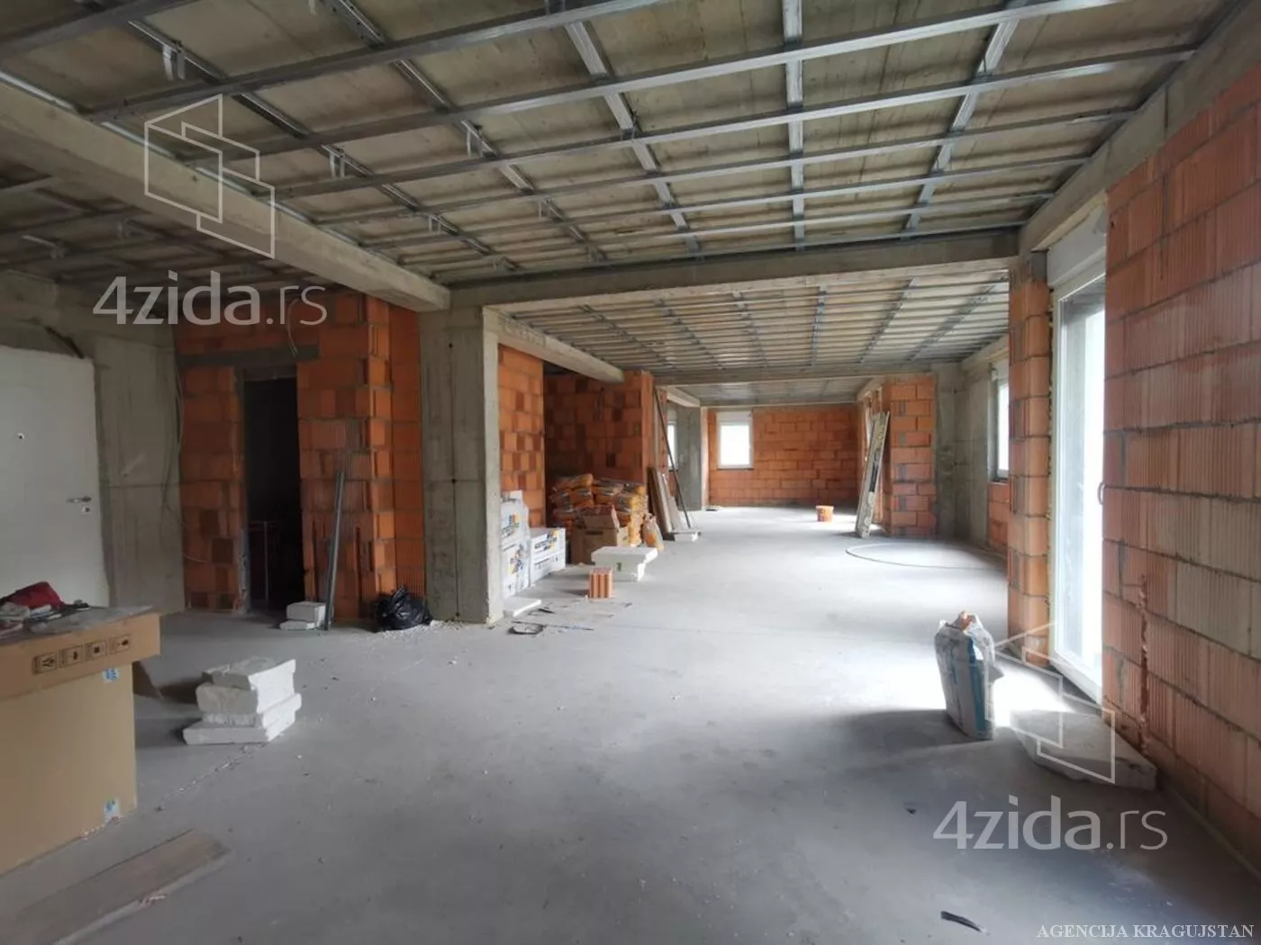 Poslovni prostor | 4zida