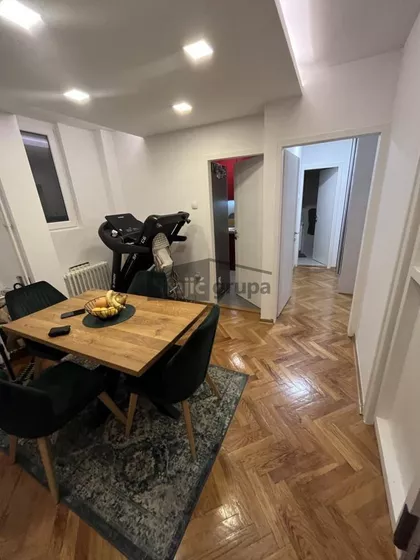 Pariske komune | 4zida.rs