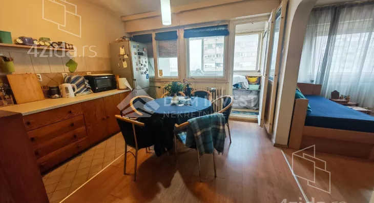 Dvoiposoban stan | 4zida