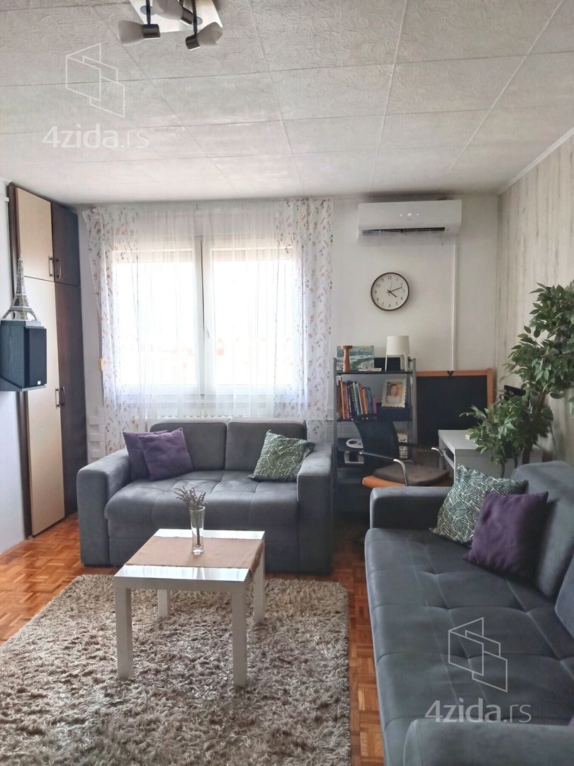 Продается полуторакомнатная квартира, Vladimira Rolovića, 69.500€, 38m² — фото