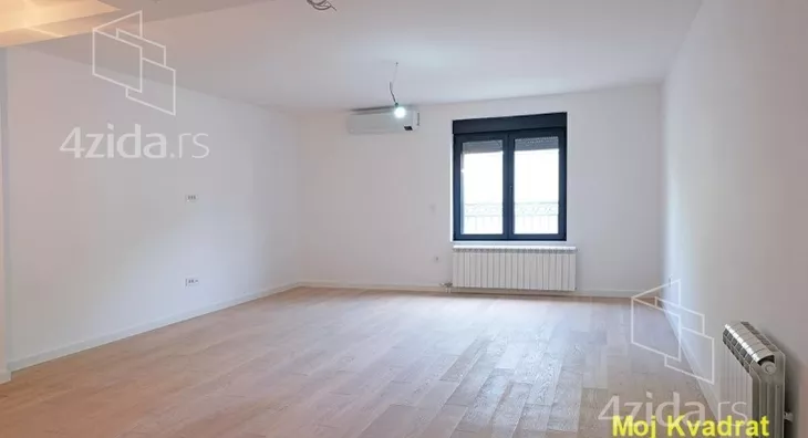 Sedmosoban stan | 4zida