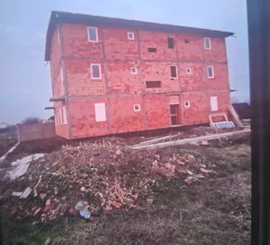 Bečmen, Surčin opština, Beograd, troeatažna | 4zida.rs