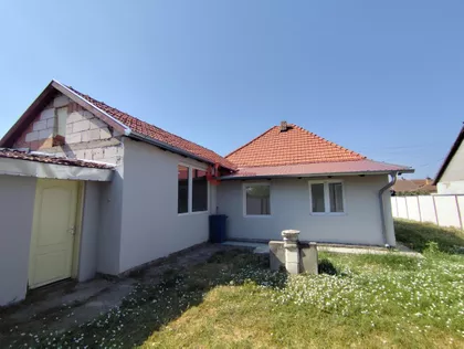 Mali Bajmok | 4zida.rs