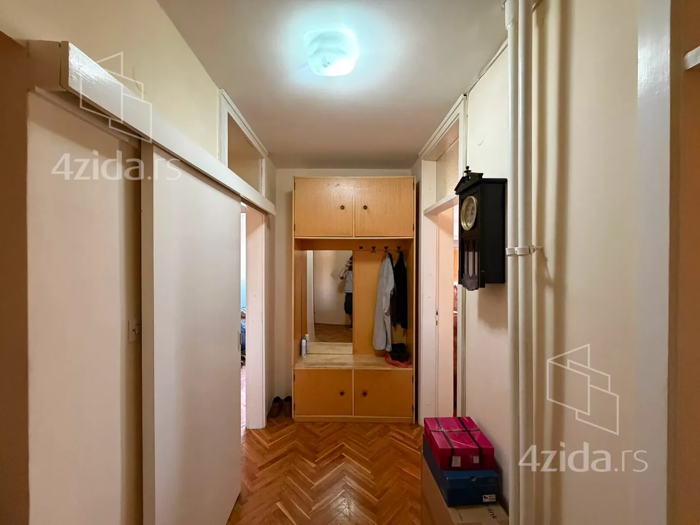 Troiposoban stan | 4zida