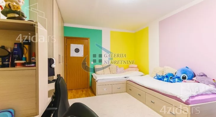 Troiposoban stan | 4zida