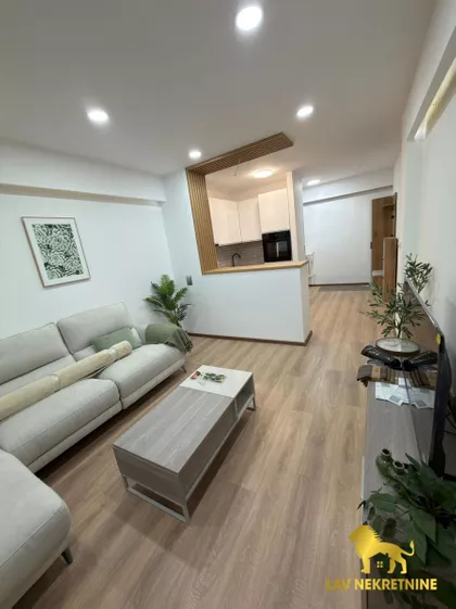 GOGOLJEVA | 4zida.rs