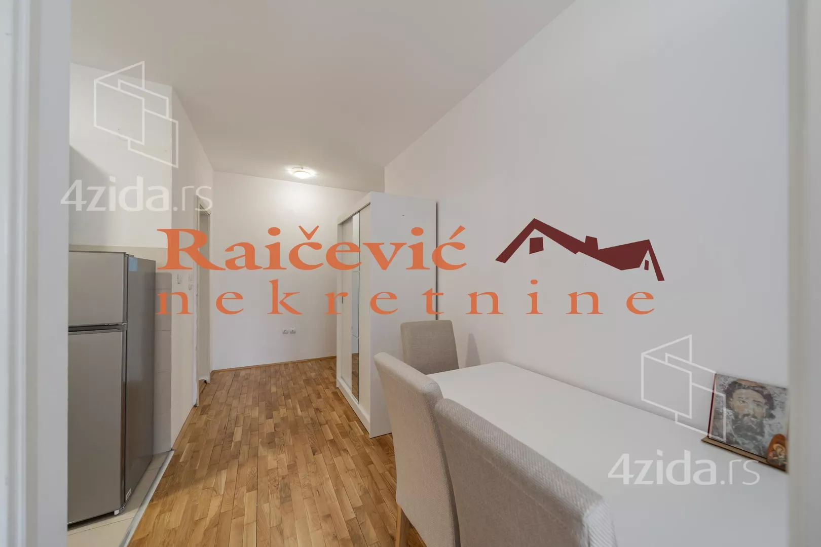 Jednoiposoban stan | 4zida