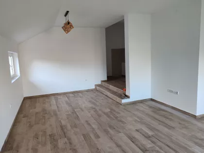 Isidora Stojanovića | 4zida.rs
