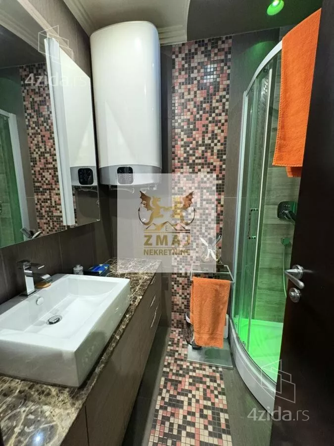 Petosoban stan | 4zida