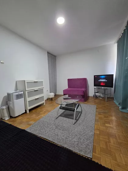 Ustanička 206 | 4zida.rs