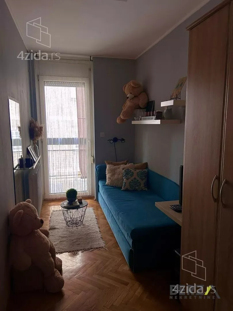 Troiposoban stan | 4zida