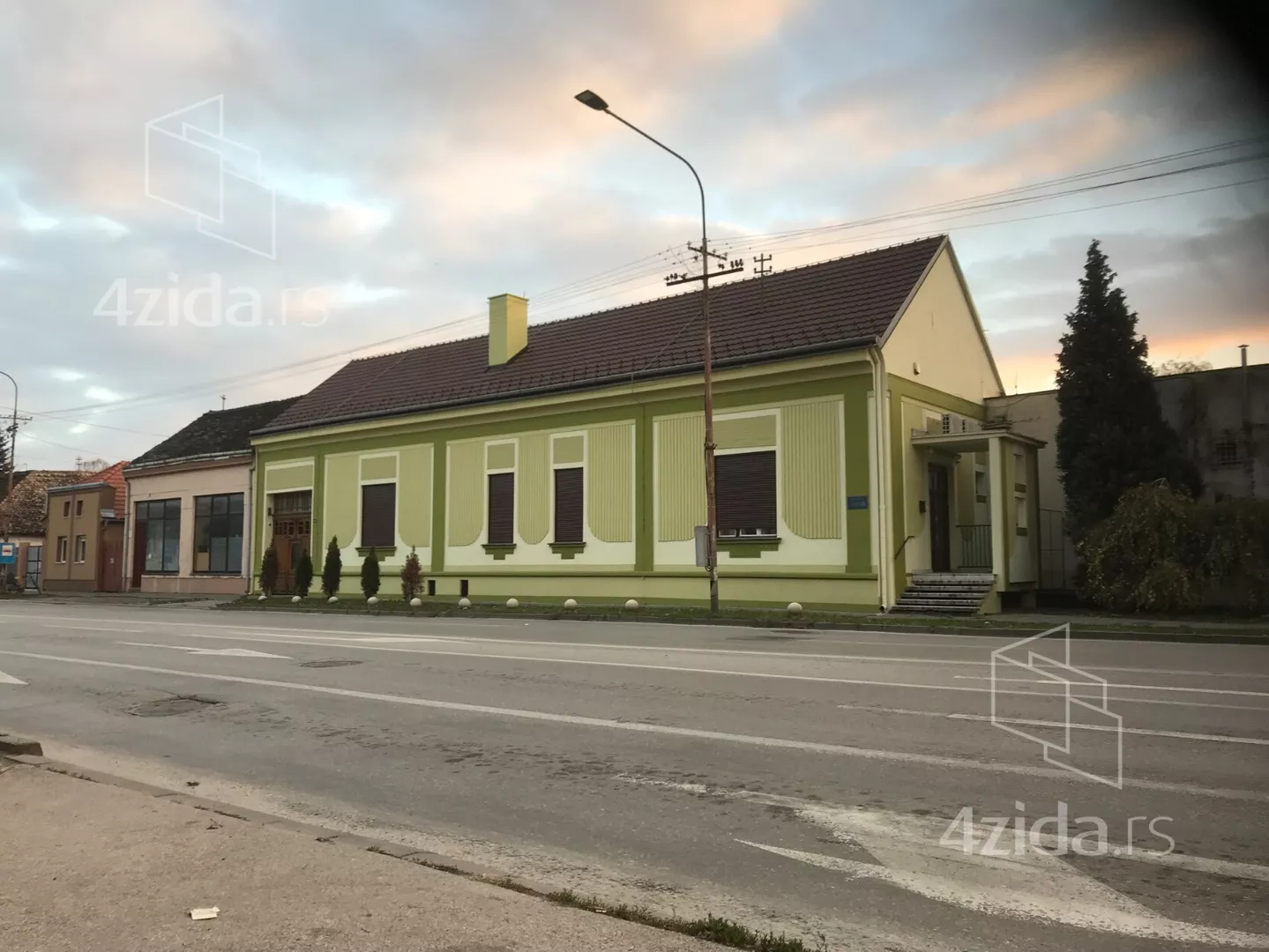 Poslovni prostor | 4zida