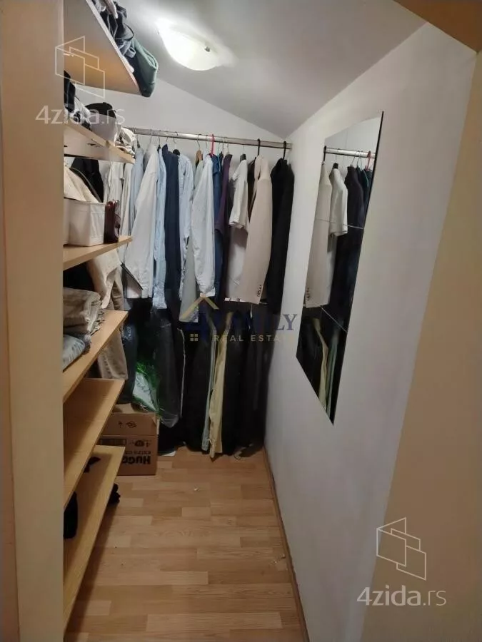 Šestosoban stan | 4zida