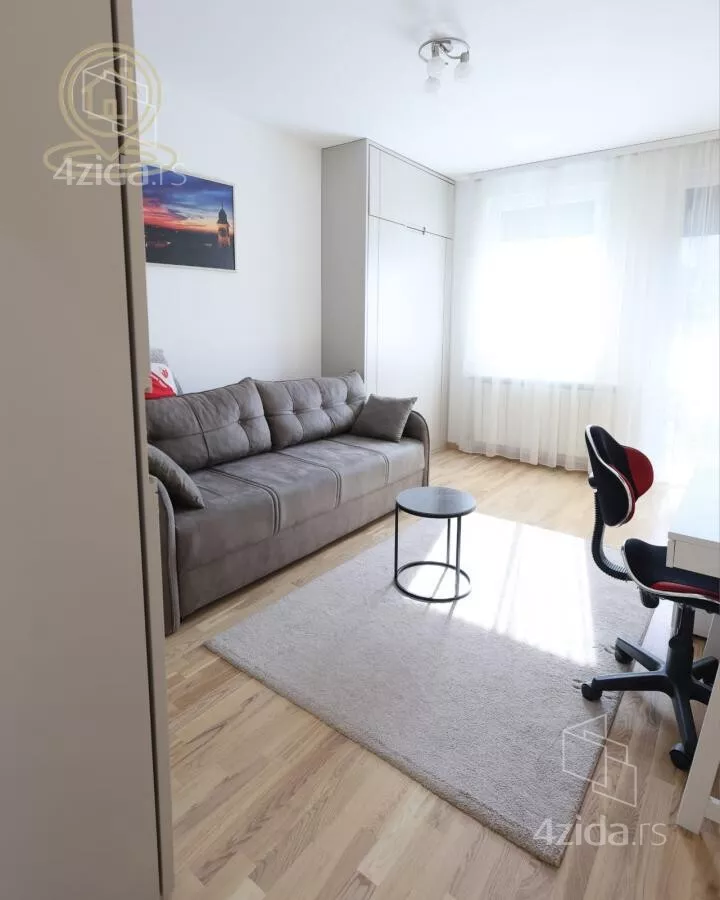 Petosoban stan | 4zida