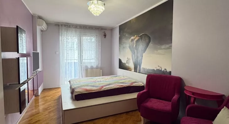 Četvoroiposoban stan | 4zida