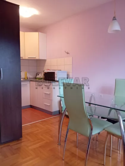 Milana Rakića | 4zida.rs