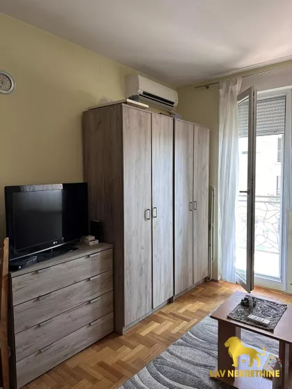 ROMANIJSKA | 4zida.rs