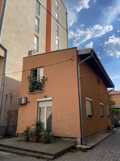 Oktobarskih zrtava 20A | 4zida.rs