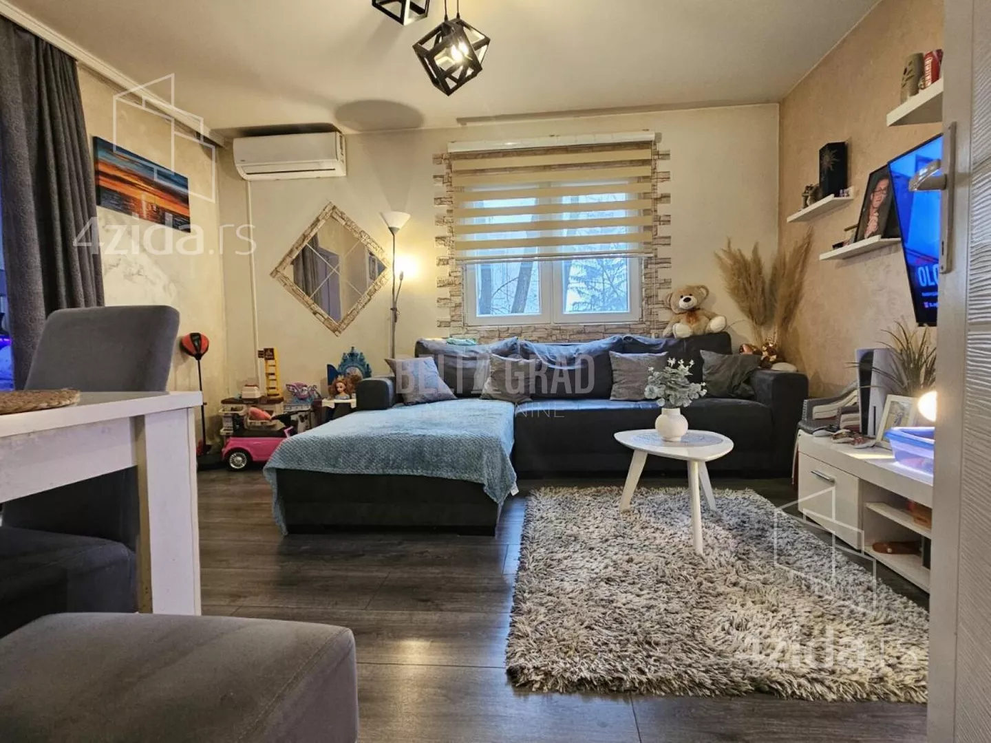 Dvoiposoban stan | 4zida