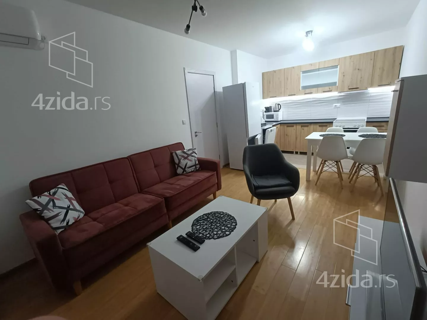 Jednoiposoban stan | 4zida