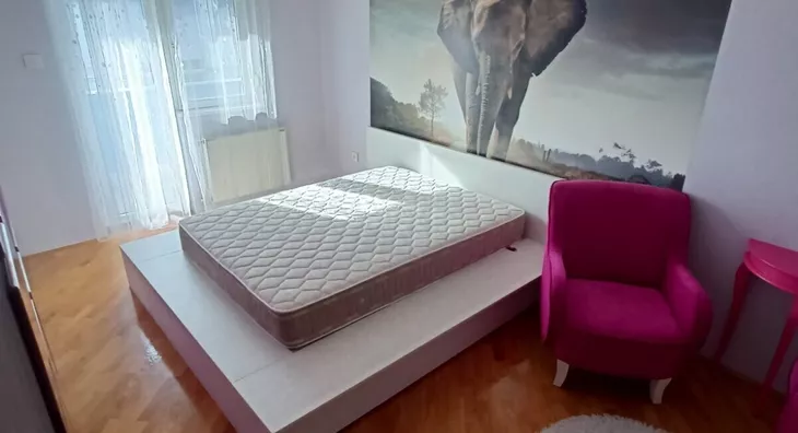 Četvoroiposoban stan | 4zida