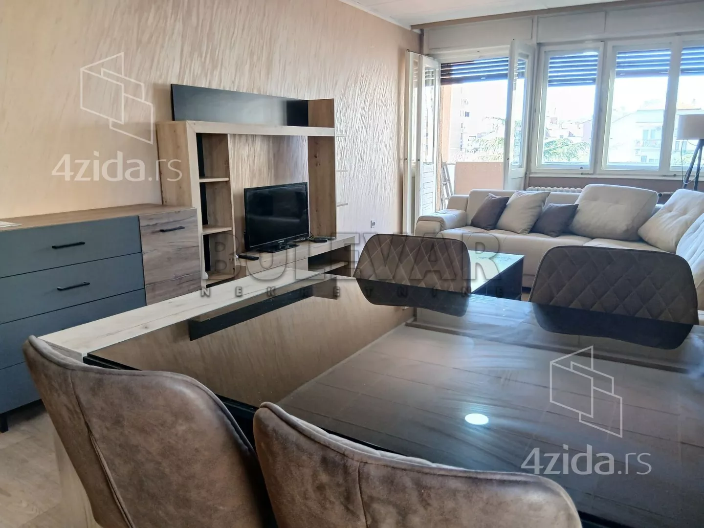 Dvoiposoban stan | 4zida