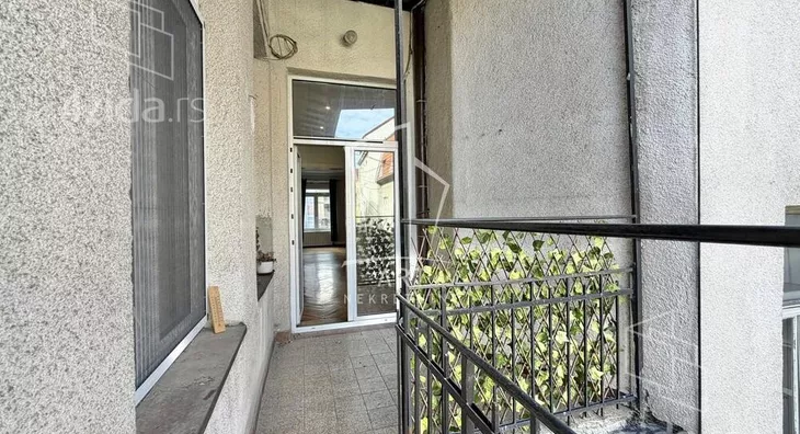 Četvoroiposoban stan | 4zida