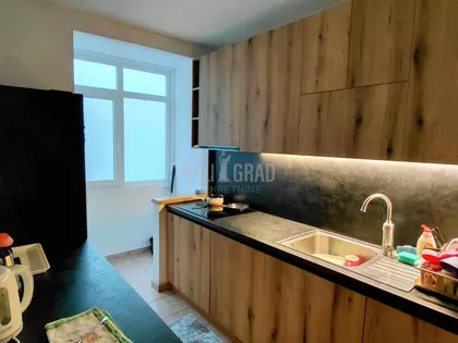 Petrarkina | 4zida.rs