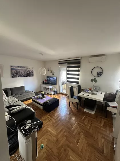 Učitelja Mihailovića | 4zida.rs