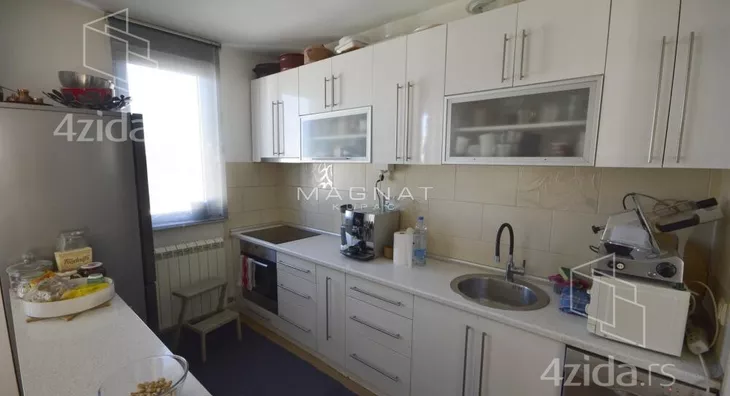 Četvoroiposoban stan | 4zida