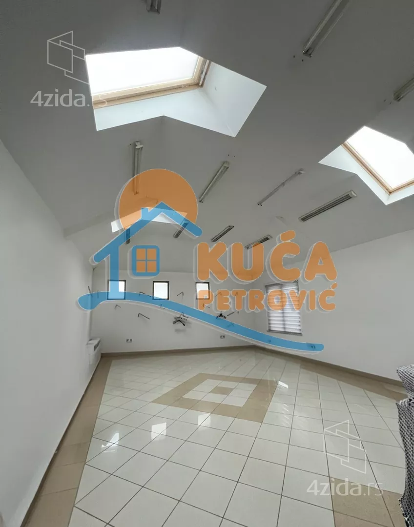 Lokal | 4zida