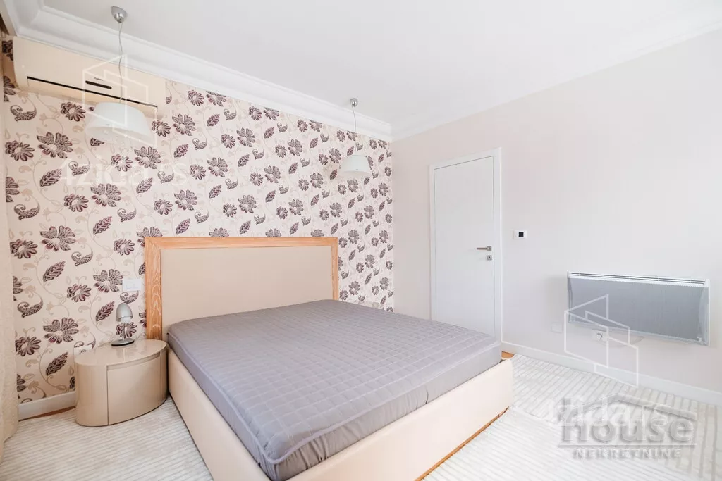 Šestosoban stan | 4zida