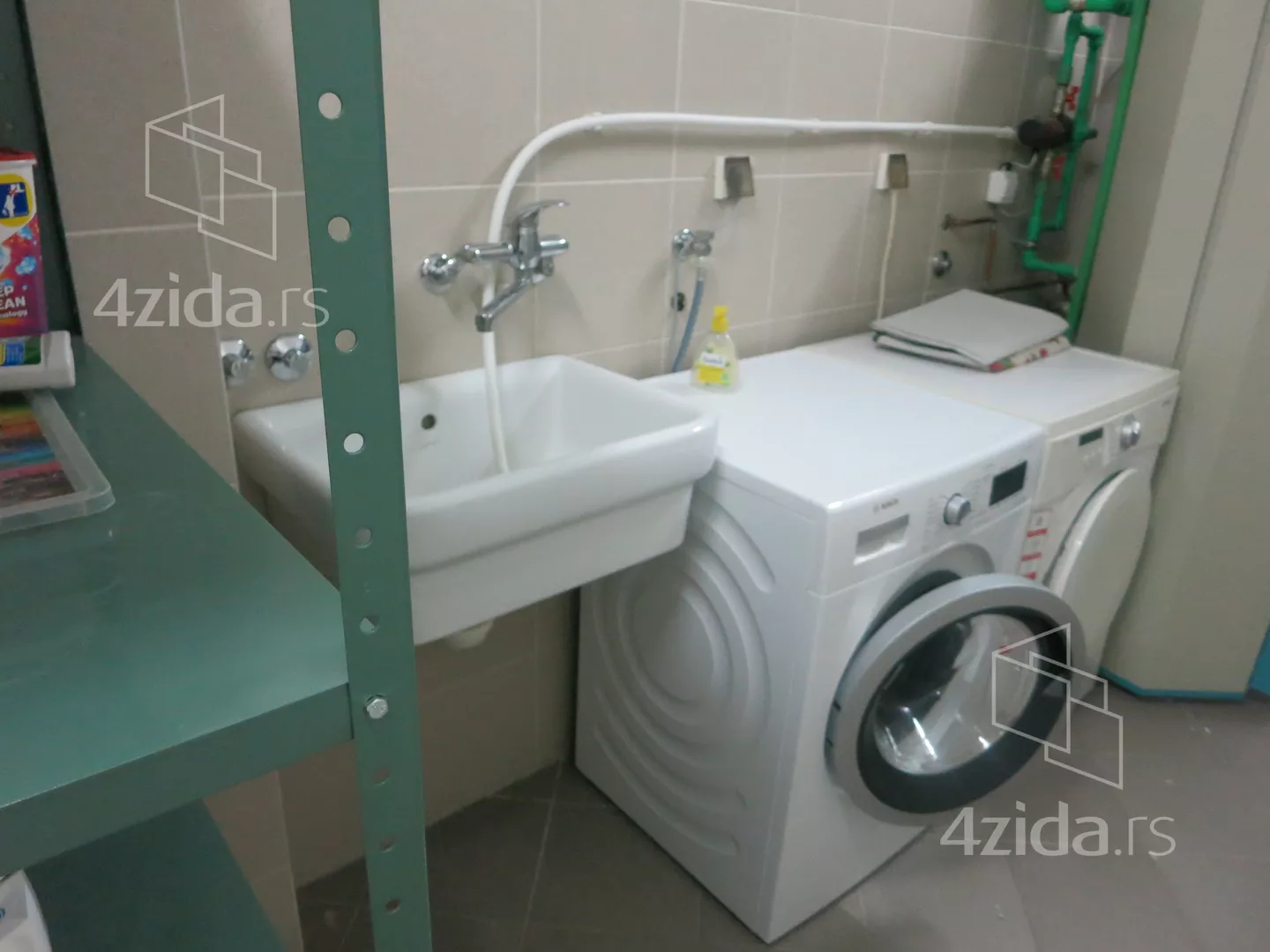 Petosoban stan | 4zida