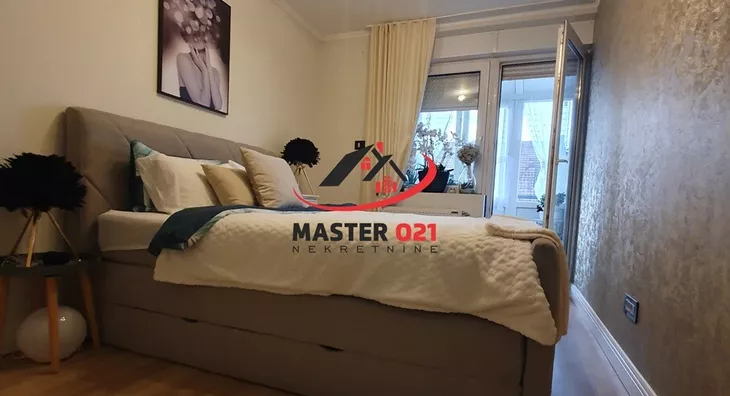 Šestosoban stan | 4zida