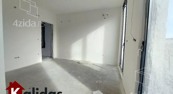 Šestosoban stan | 4zida