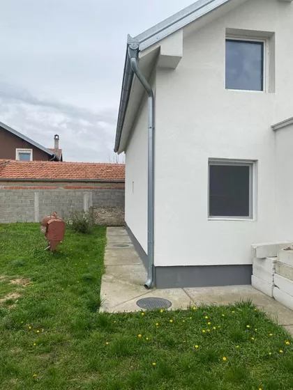 Surčin (mesto) | 4zida.rs
