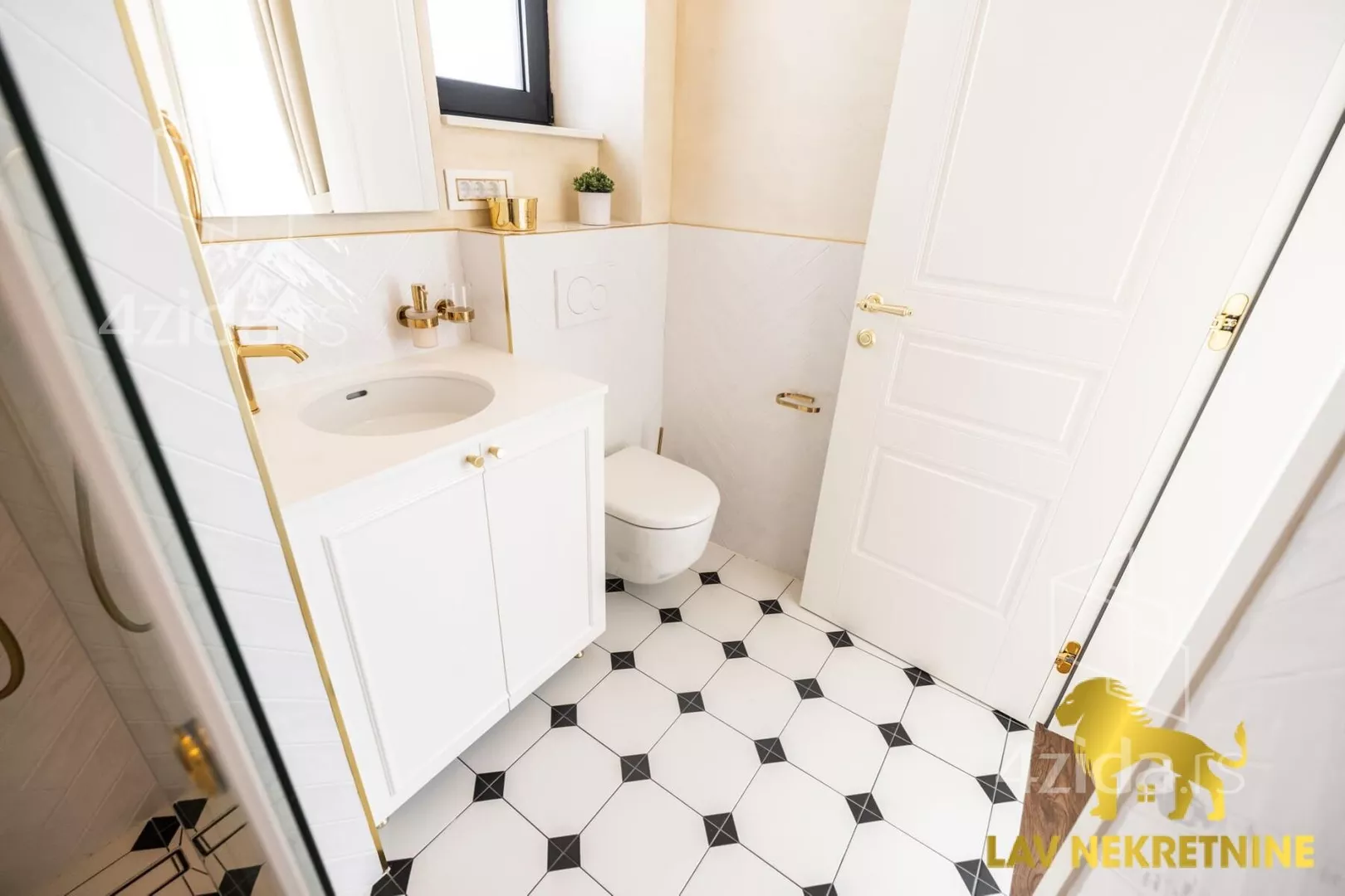 Petosoban stan | 4zida