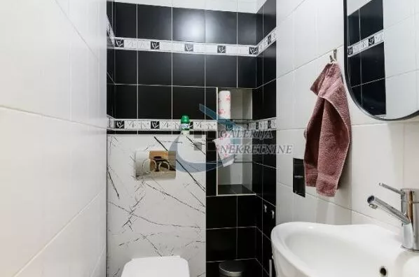 Četvoroiposoban stan | 4zida