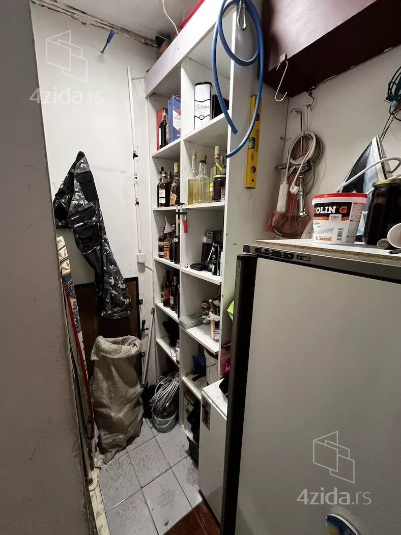 Šestosoban stan | 4zida