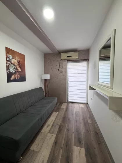 Ruže Jovanović 50 | 4zida.rs