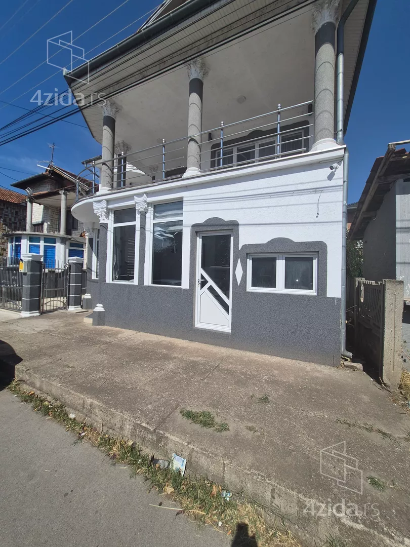 Lokal | 4zida