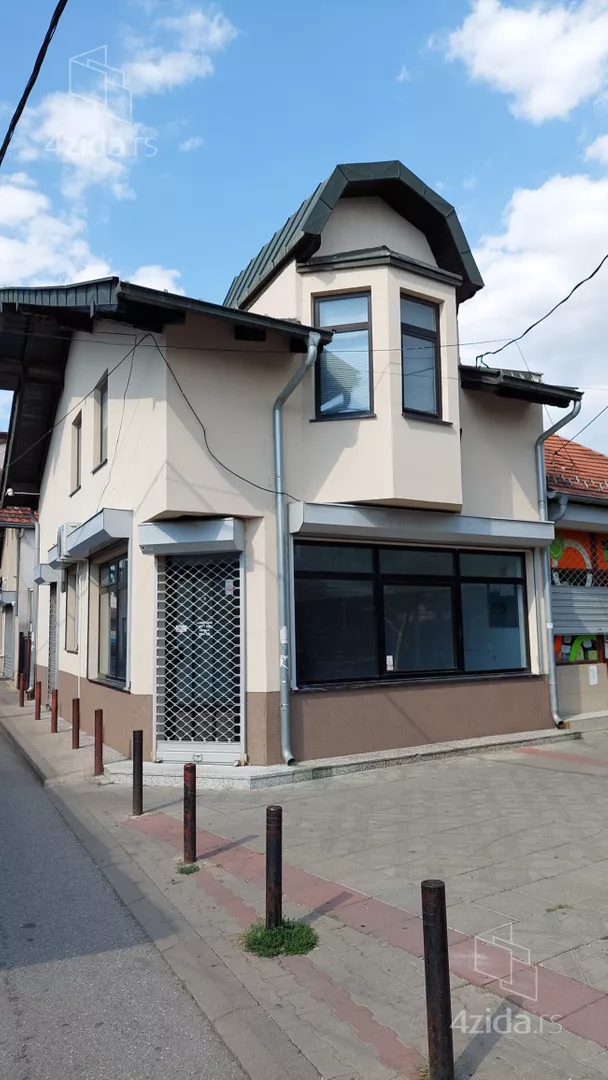 Lokal | 4zida